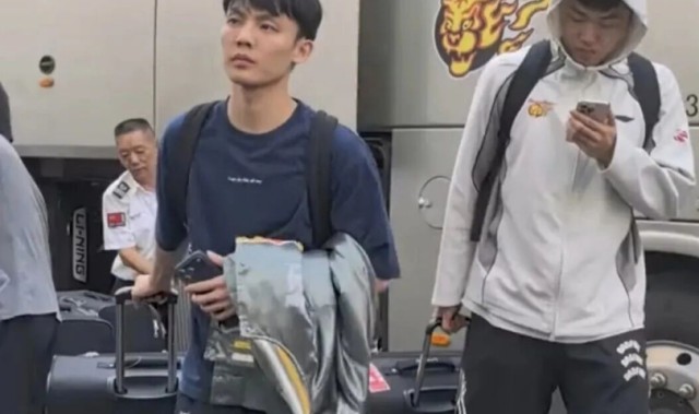 华体会网页版-广东男篮今日早报！主场球票遭遇哄抢，杜峰指导或主动变阵，徐昕入选中国男篮